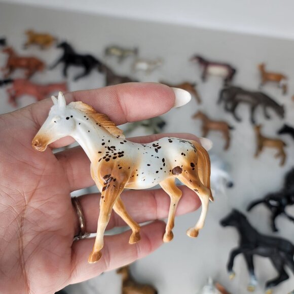 Vintage Plastic Horse Figurines farm playset cake toppers toy horse lot. - Picture 5 of 9